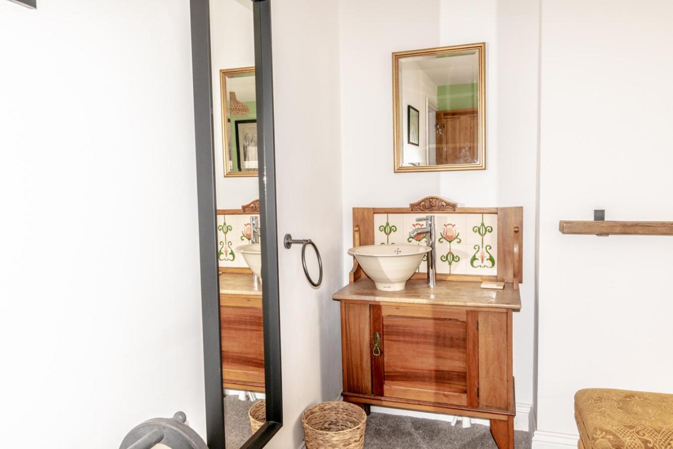 Stylish 2 Bedrooms Cosy & Bright Cottage, Pet Friendly, Sleeps 5, Titchfield Village - Summer Special Offer!! - By Blue Puffin Stays Exterior foto